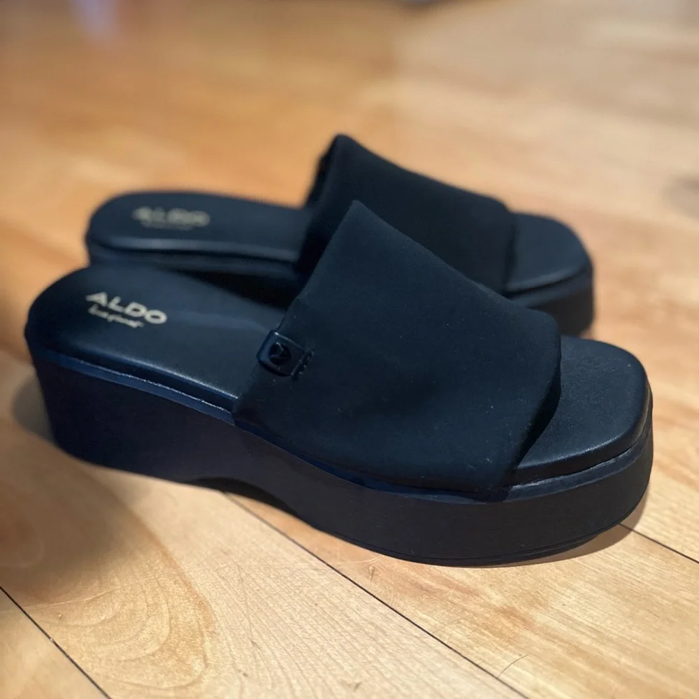 NWOT Aldo Black Platform Slide Sandals - Picture 2 of 4